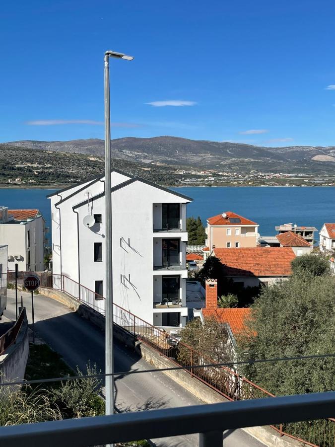 Apartments Holiday Gavric Trogir Exterior foto