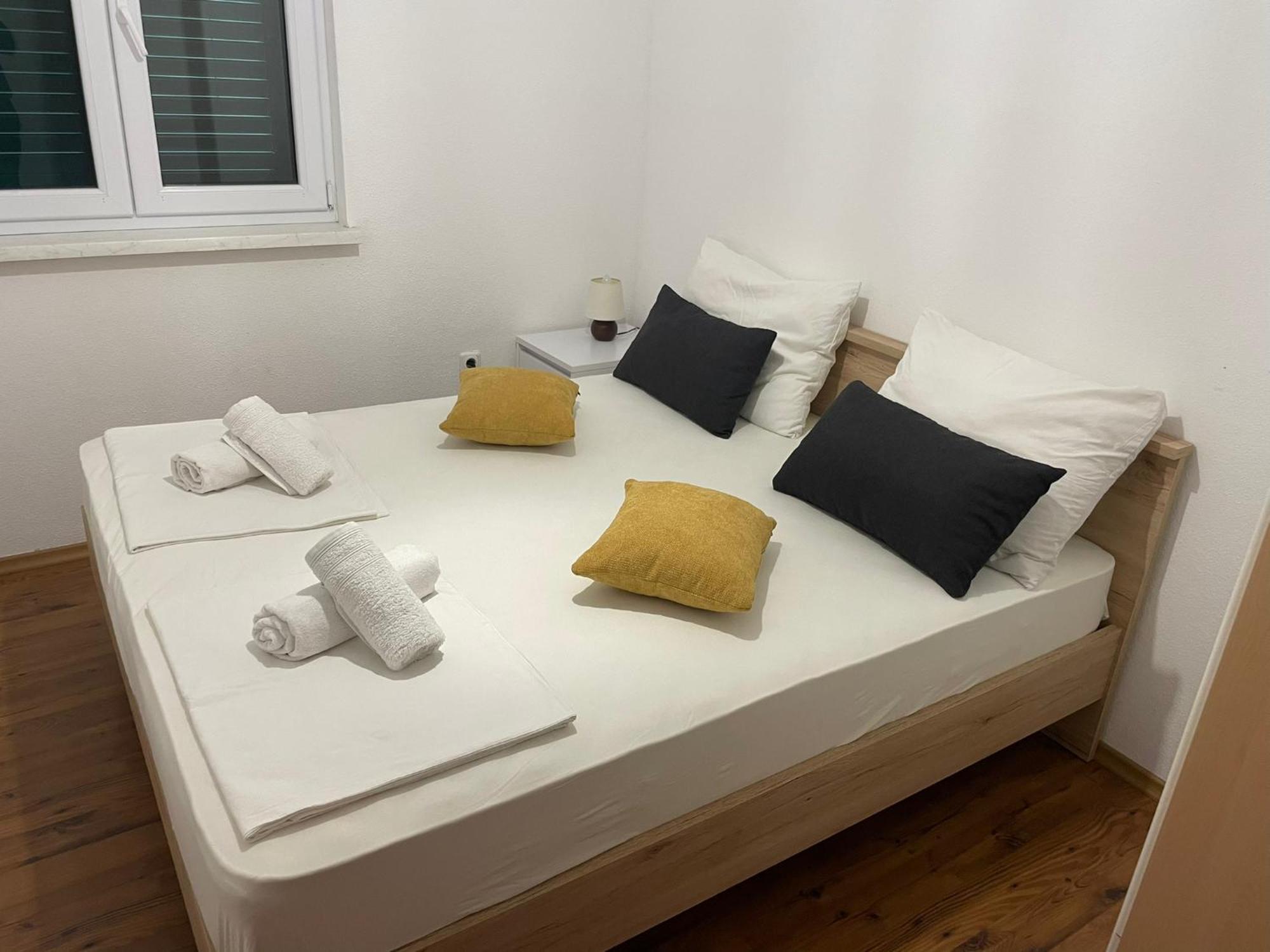 Apartments Holiday Gavric Trogir Quarto foto